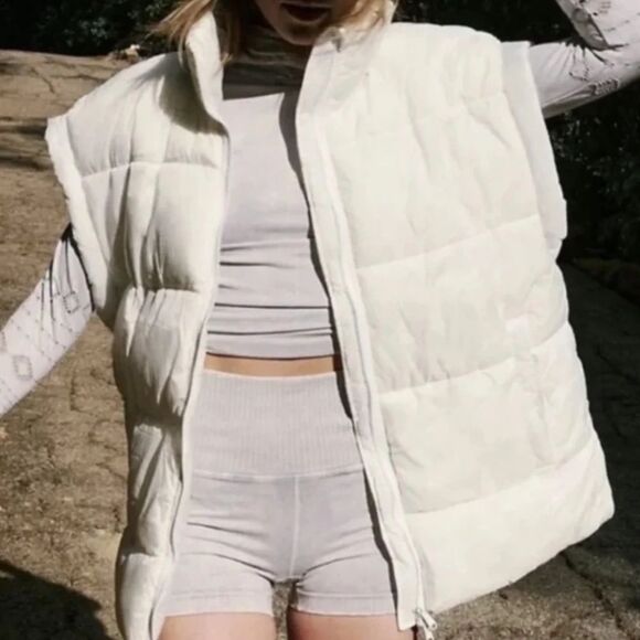 NWT Free People Movement In A Bubble Puffer Vest Painted White - Picture 1 of 11